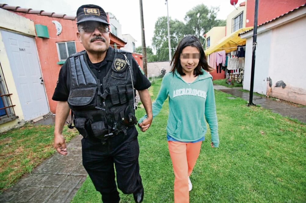 A primera vista, el policía José Turbio parece ser un hombre duro, pero su hija menor lo califica como un hombre sensible y noble. (JORGE ALVARADO. EL UNIVERSAL)