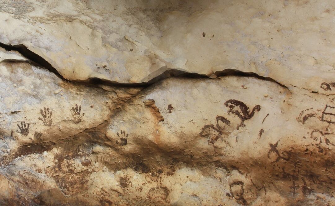 Both caves found in the jungles of Homún, Yucatán, 100 meters apart, “show hand prints and the shape of a forearm, which has never been seen before in the Yucatán peninsula,” claimed Grosjean - Photo: Sergio Grosjean Abimerhi/EFE
