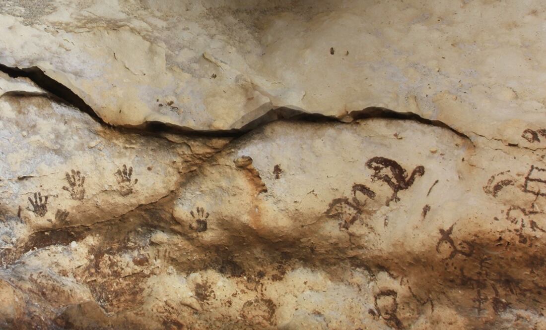 Both caves found in the jungles of Homún, Yucatán, 100 meters apart, “show hand prints and the shape of a forearm, which has never been seen before in the Yucatán peninsula,” claimed Grosjean - Photo: Sergio Grosjean Abimerhi/EFE