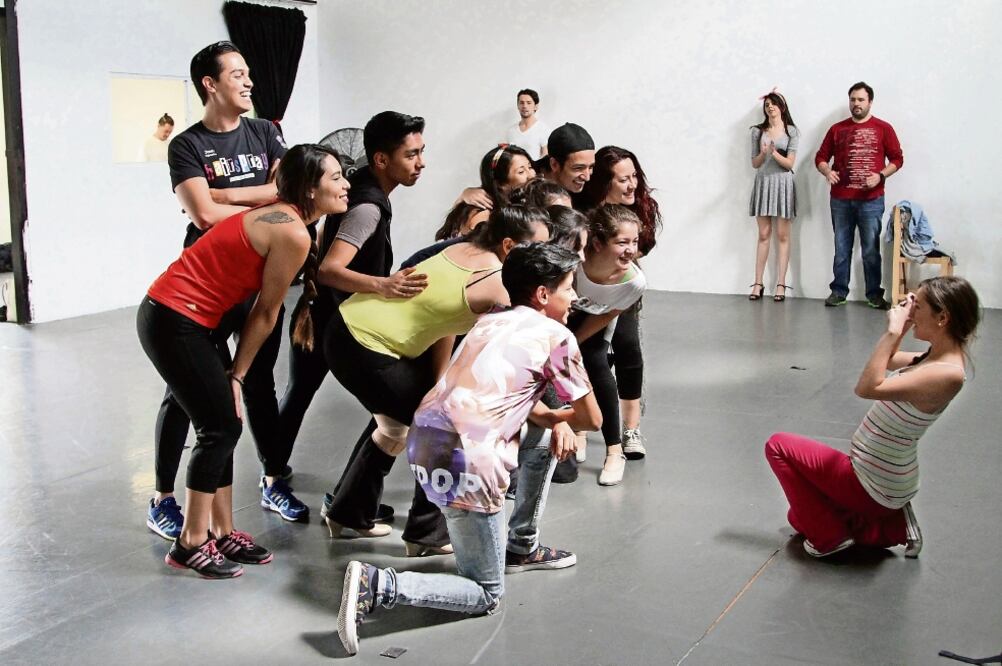 El elenco compuesto por estudiantes; se castearon a 300 (FOTOS: CARLOS MEJÍA. EL UNIVERSAL)