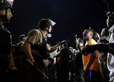 Múltiples arrestos en 4ta noche de protestas en Ferguson