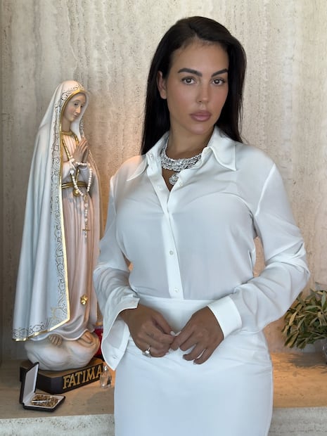 El collar de Chopard que utilizó Georgina Rodríguez en su boda. Foto: Instagram @georginagio, @gucci, @juergenteller_
