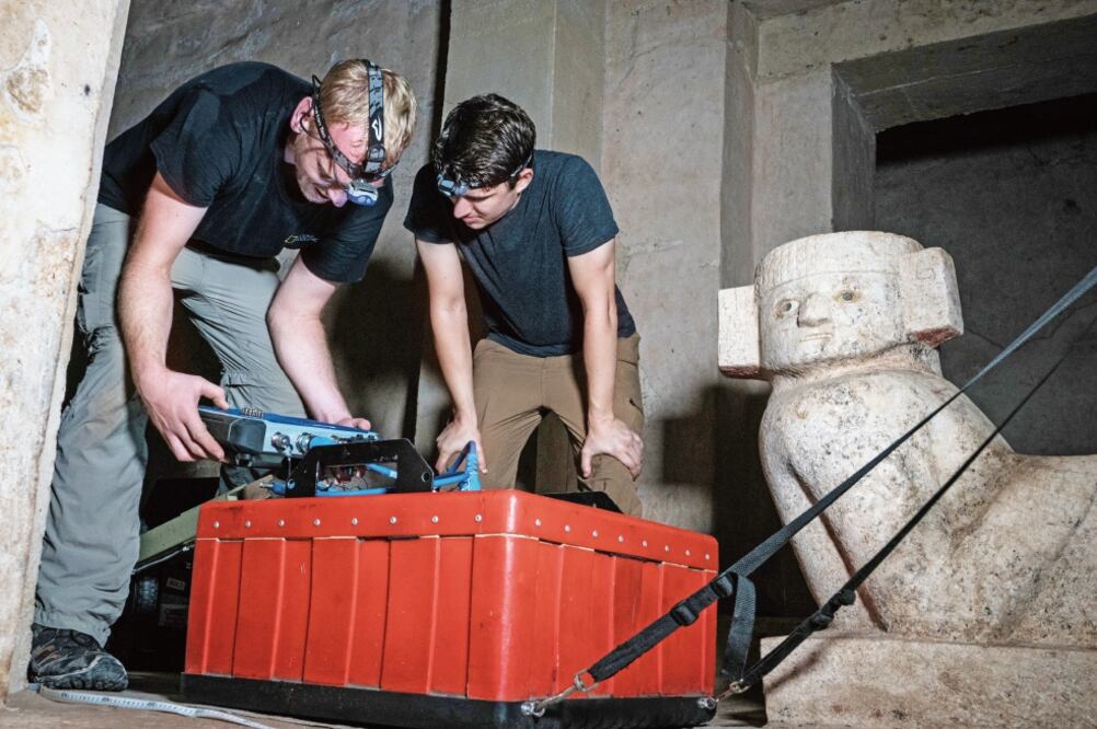 Uno de los objetivos del proyecto es realizar un mapa en 3D de los cenotes que existen en el sitio arqueológico (CORTESÍA CHRIS MILLBERN/PROYECTO GRAN ACUÍFERO MAYA)