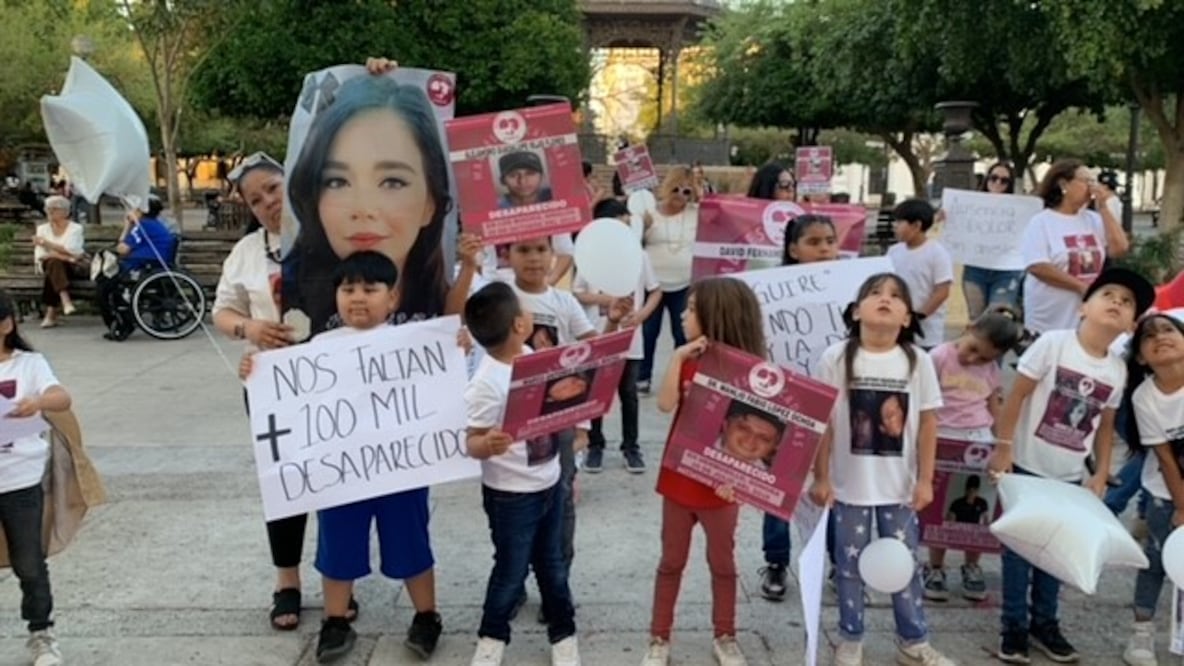 Huérfanos por el crimen organizado piden de regalo de Día del Niño el regreso de sus padres. (Foto: Amalia Escobar)