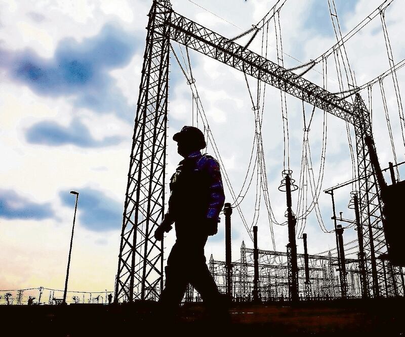 La Comisión Federal de Electricidad pagará mil 173.1 millones de pesos por el arrendamiento de transportes terrestres durante cuatro años. Foto: ARCHIVO EL UNIVERSAL