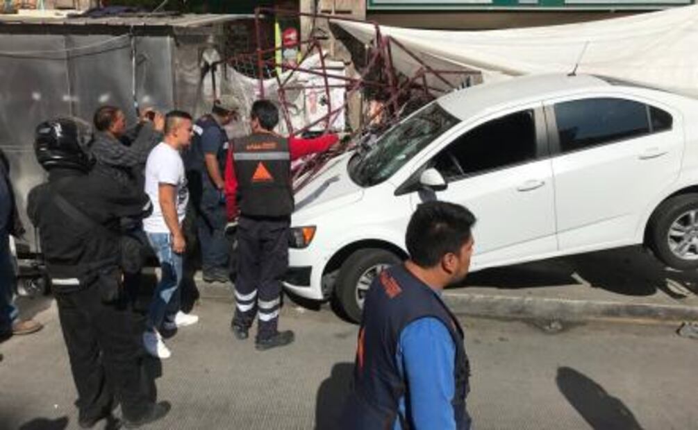“El carro me arrastró con todo y mi nieta”, dice comerciante de Balderas