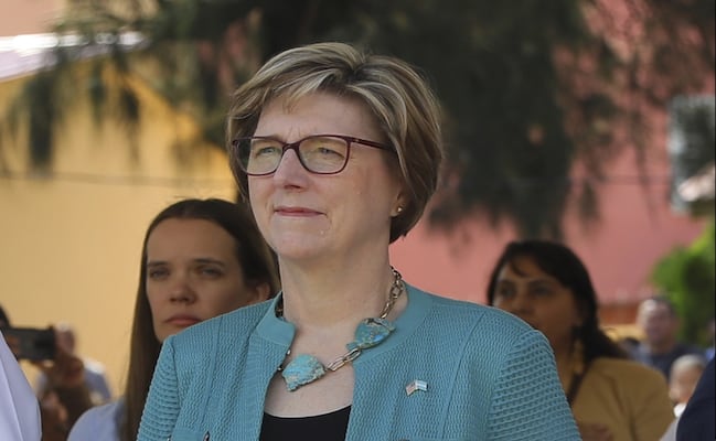 Laura Dogu, encargada de negocios de EU, revisa con Chevron recuperación de Venezuela; economía, fue el tema central en reunión