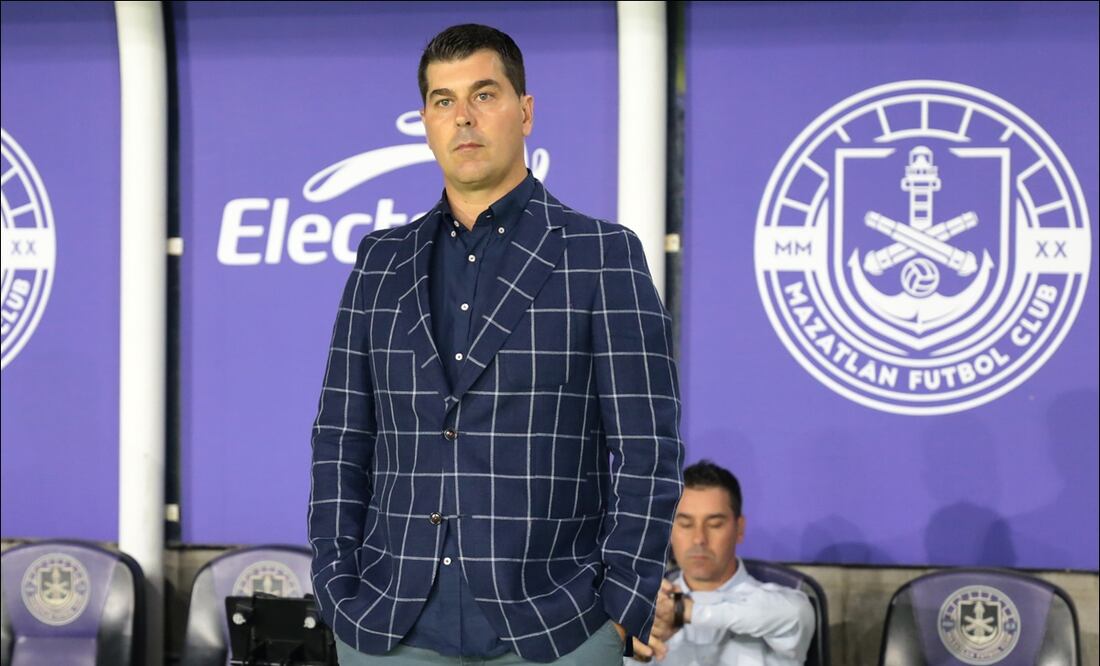 Mazatlán FC destituyó a Ismael Rescalvo luego de ser humillado por Pumas