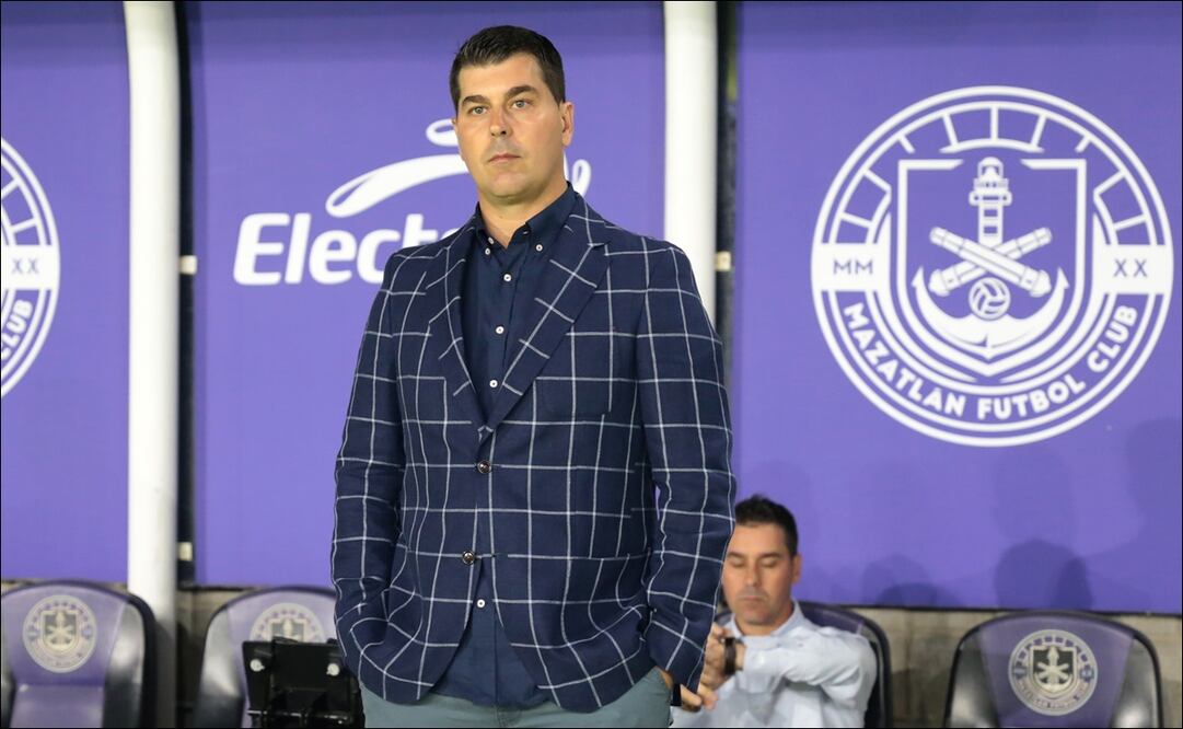 Mazatlán FC destituyó a Ismael Rescalvo luego de ser humillado por Pumas