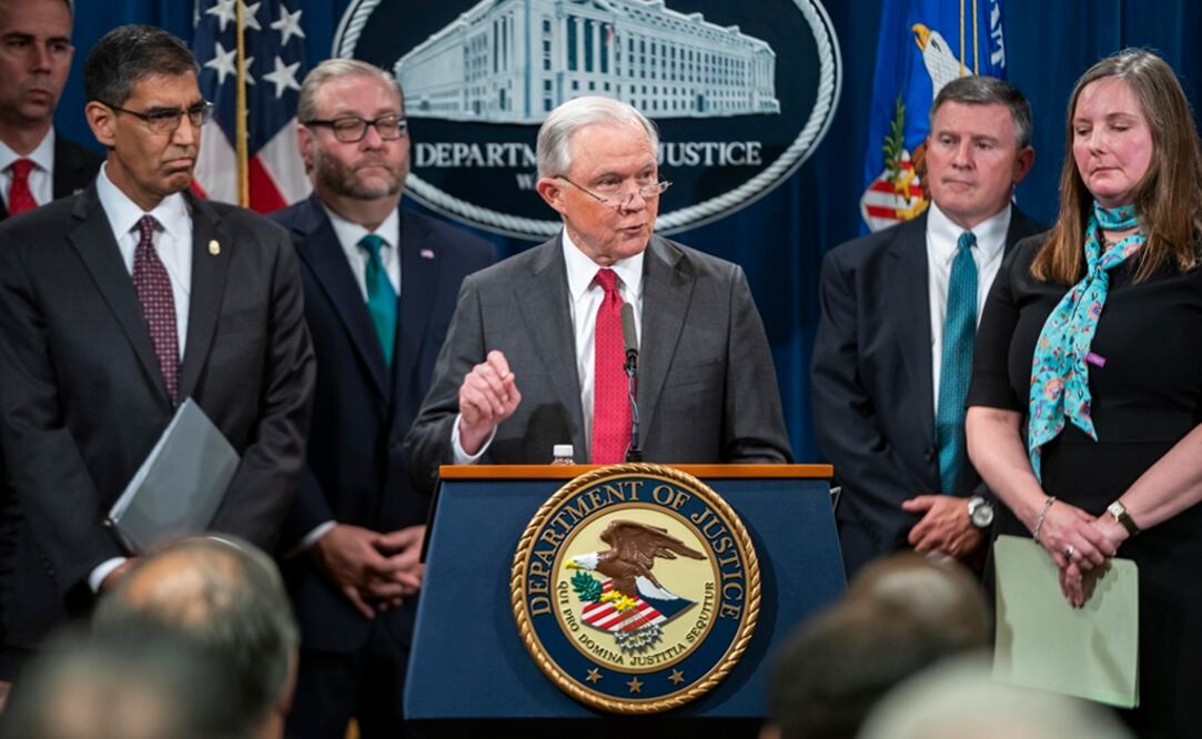 Sessions se quejó de la “cantidad ilimitada” de mociones de dilación que los detenidos en México pueden presentar ante las autoridades judiciales para retrasar su enfrentamiento con la justicia estadounidense. (Foto: EFE)