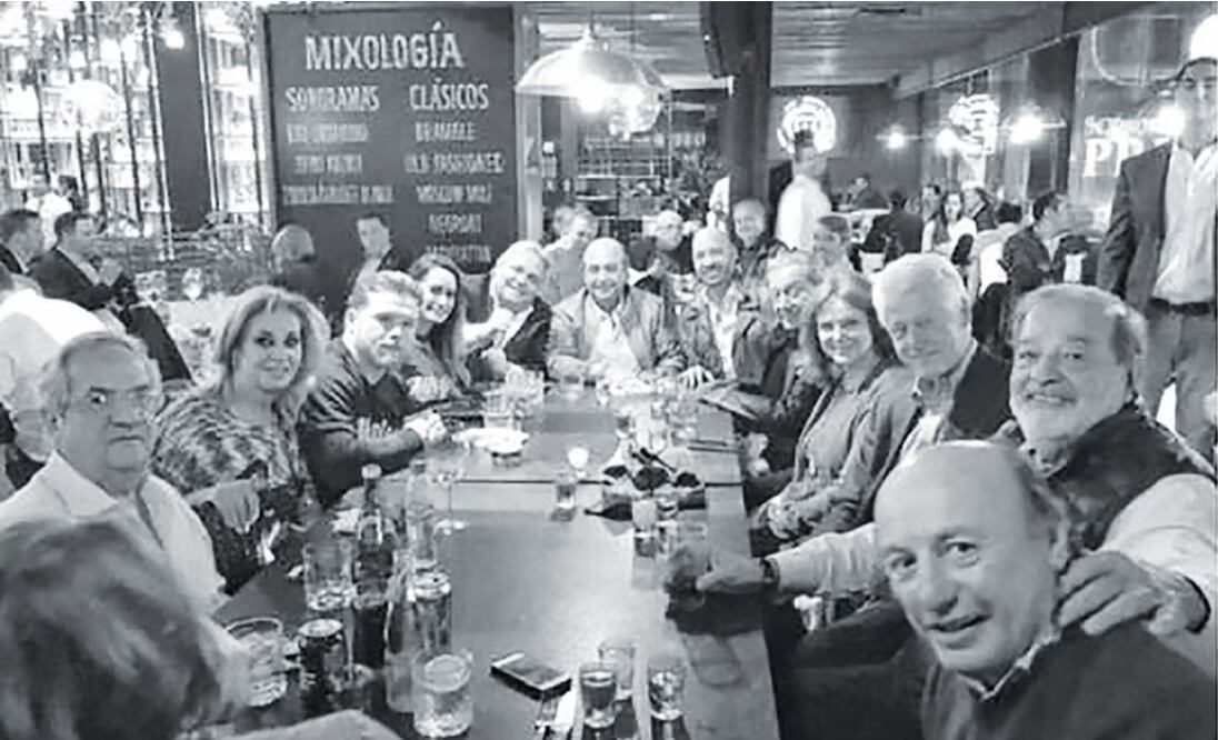 Así fue la famosa cena que tuvieron Carlos Bremer, Slim y Bill Clinton en Guadalajara. Foto: Archivo / El Universal