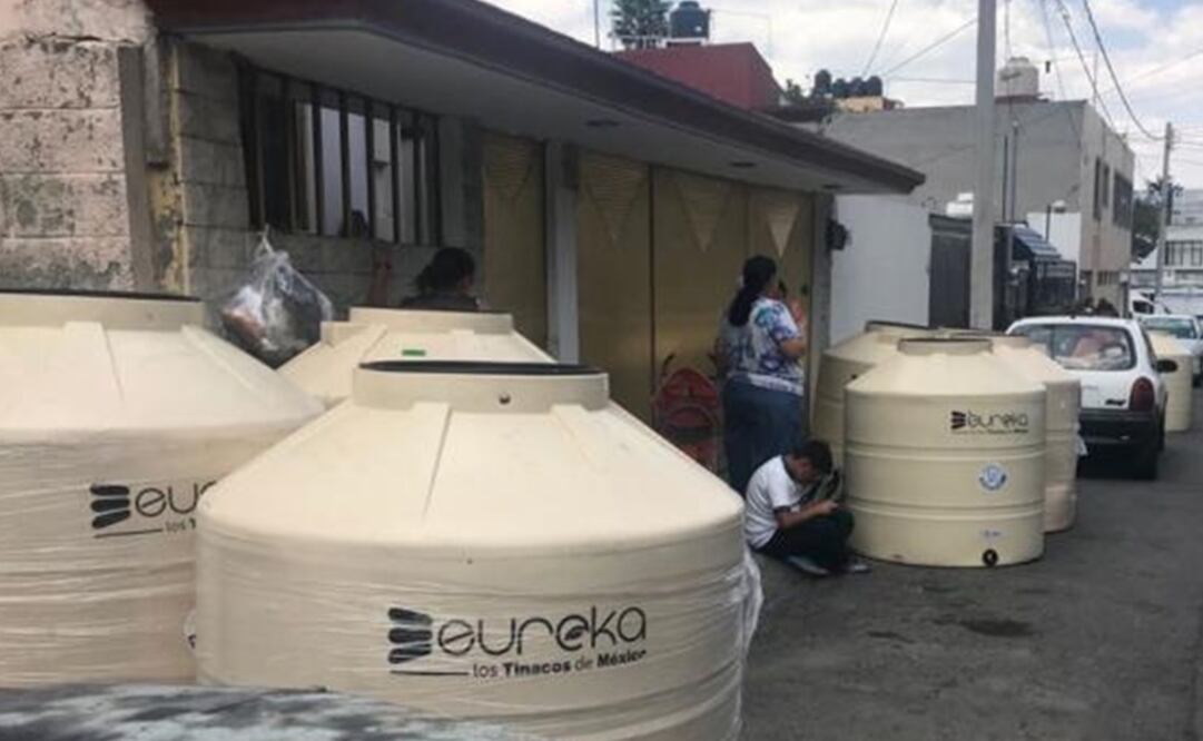 Acusan a diputada de dar tinacos en Naucalpan