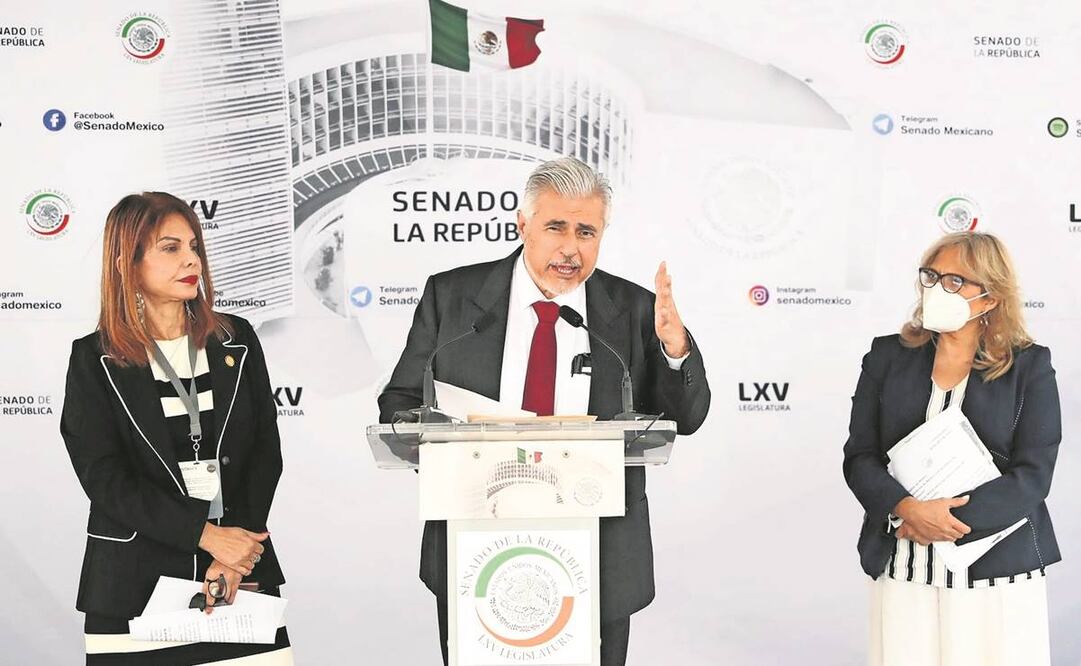 La diputada Claudia Yáñez Centeno, el senador José Narro y la exdiputada federal María de los Ángeles Huerta dieron a conocer la creación de esta red. Foto: Especial.