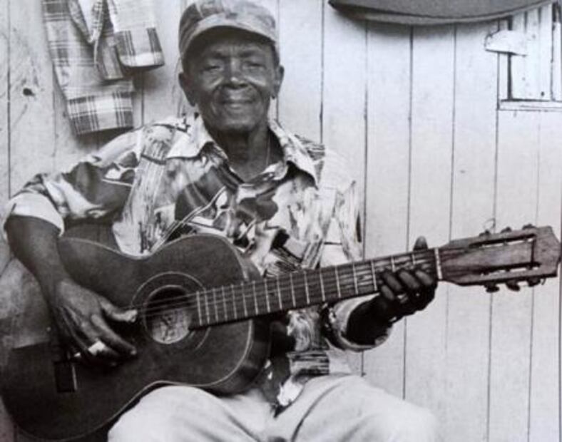 Dialogan sobre la herencia africana en México