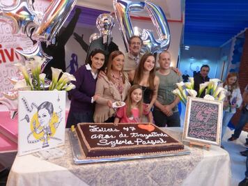 Compañeras celebran a Sylvia Pasquel