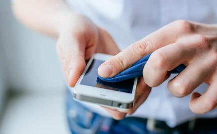 ¿Puedes limpiar tu iPhone con toallitas desinfectantes?