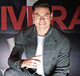 Carlos Rivera, de moda