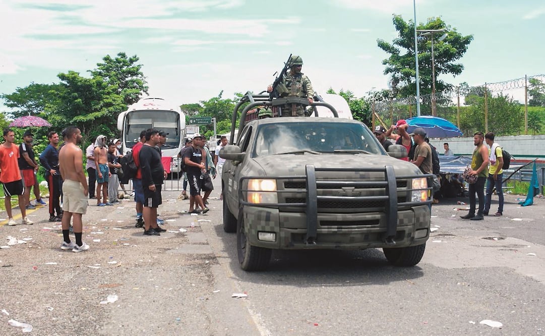 A las 12:00 horas del miércoles, los migrantes enfrentaron a elementos de la Guardia Nacional y se metieron a la aduana donde permanecieron hasta ayer.