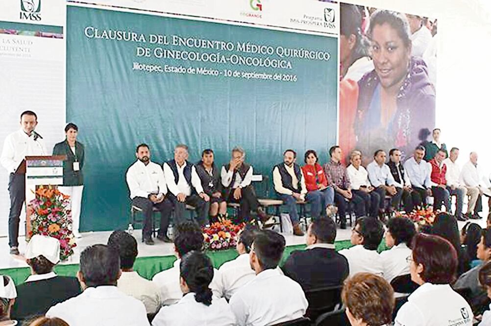 El director general del IMSS, Mikel Arriola, reiteró el compromiso de seguir ampliando el acceso efectivo de la gente a servicios de salud que, dijo, impulsa el presidente Enrique Peña Nieto (IMSS)