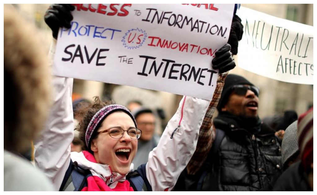 La decisión ha levantado críticas que han advertido que las compañías proveedoras de internet en EU, podrían abusar de su poder e incrementar el costo del uso de la red