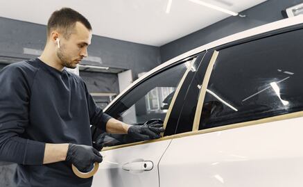 Qué tipo de vidrios polarizados son legales en los autos