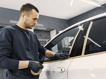 Qué tipo de vidrios polarizados son legales en los autos