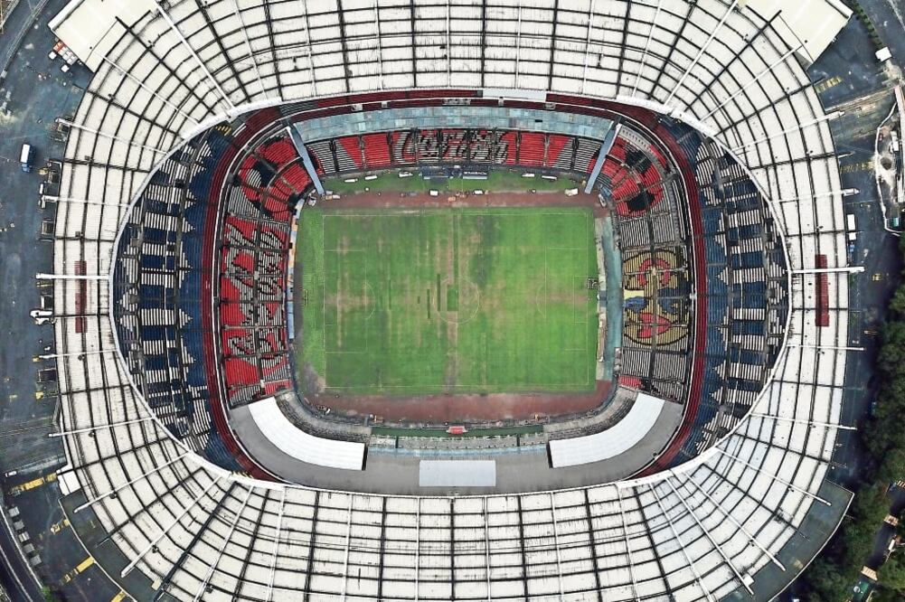 El Azteca ya no luce los logotipos de los Rams, tras la cancelación. (MARÍA DE LA LUZ ASCENCIO. EFE)