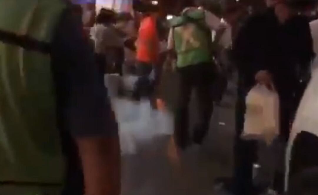 El área donde dormían migrantes centroamericanos fue fumigada. Foto: Captura de pantalla