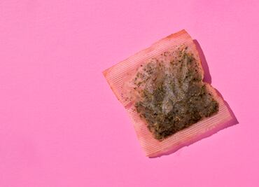 Cómo sanar los ojos hinchados con bolsas de té