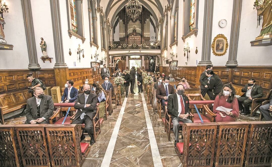 Ante invitados, empleados y directivos que asistieron a la misa de aniversario de este diario, se destacó la noble tarea del periodismo que sirve a la sociedad con la búsqueda de la verdad. Fotos: GERMÁN ESPINOSA. EL UNIVERSAL