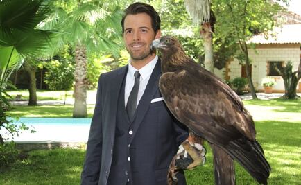 Mane de la Parra actúa junto a águila