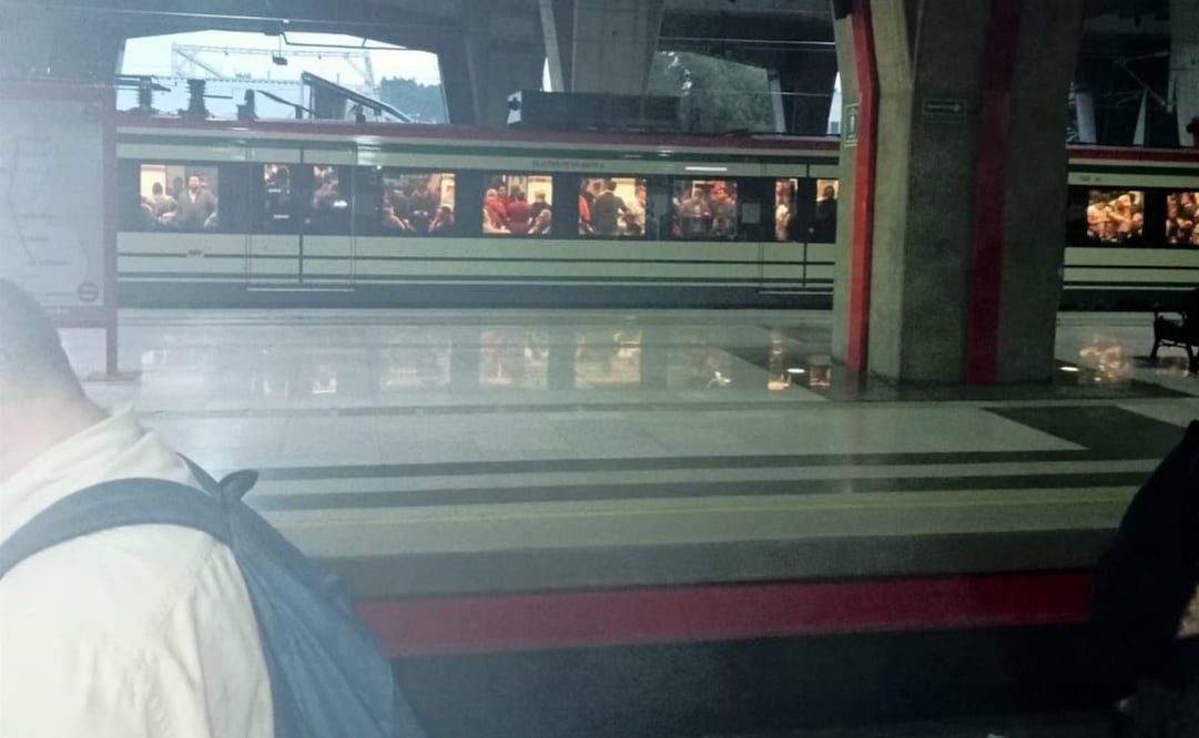 Por lluvia, tren al AIFA suspende servicio, pero lo reanuda posteriormente; Suburbano avanza a marcha lenta. Fotos: Especiales.