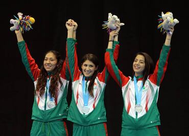 Esgrima femenil se cuelga plata