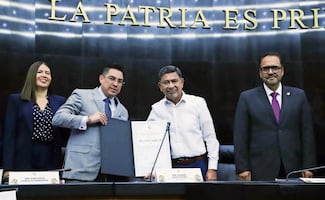 Descabezan dirección en Aduanas; investigaba huachicol