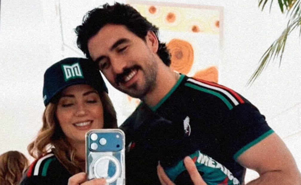 Andrea Legarreta y su novio Luis Carlos Origel, juntos en el partido de México-Chequia.
Instagram andrealegarreta