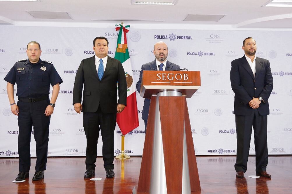 El titular de la Policía Federal, Manelich Castilla Craviotto; el procurador General de Justicia de Tamaulipas, Irving Barrios, y el comisionado Nacional de Seguridad, Renato Sales Heredia (CORTESÍA CNS)