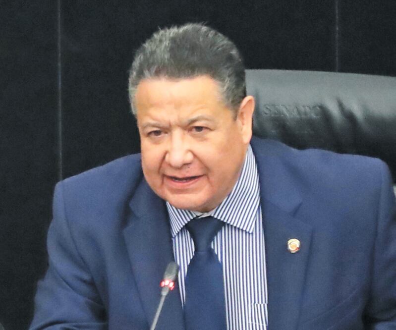 La iniciativa busca aclarar las atribuciones de la fiscalía, dijo el senador Julio Menchaca. ARCHIVO EL UNIVERSAL