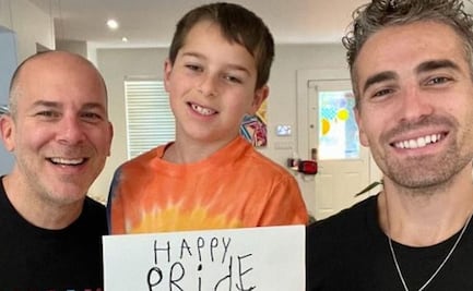 Una pareja gay le gana un pleito al partido ultraderechista de Giorgia Meloni en Italia por el uso de una foto del nacimiento de su hijo