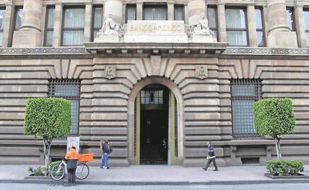 Banxico, tardío y tímido contra inflación: analistas