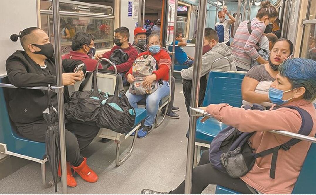 En abril de 2020 el Metro trasladó a 41.1 millones de usuarios debido al confinamiento; un año después fueron 62.6 millones, según datos del Inegi. Foto: Carlos Mejía.