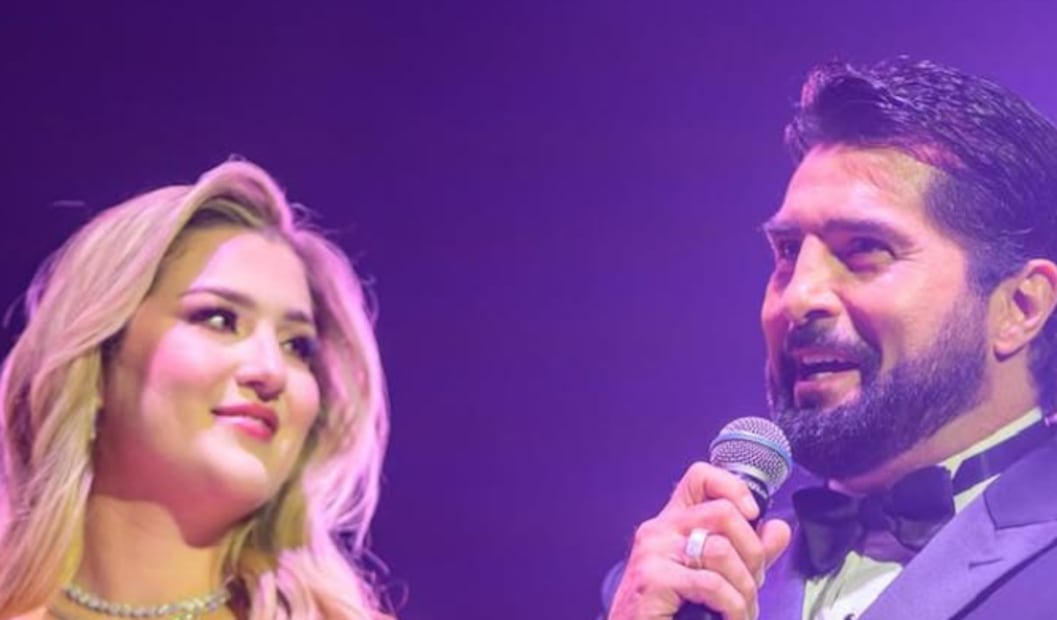 Melenie y Arturo Carmona en una de las presentaciones del actor, en el teatro.
Foto: Instagram, vía @meleniecarmona