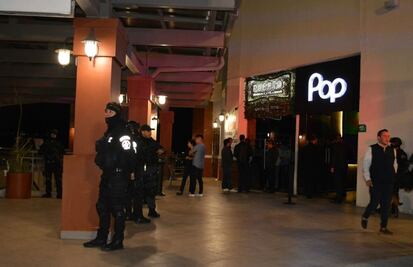 Revisan a escoltas en bares de zona esmeralda de Atizapán