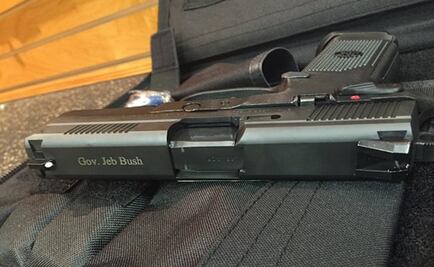 Jeb Bush desata polémica por tuitear foto de un arma