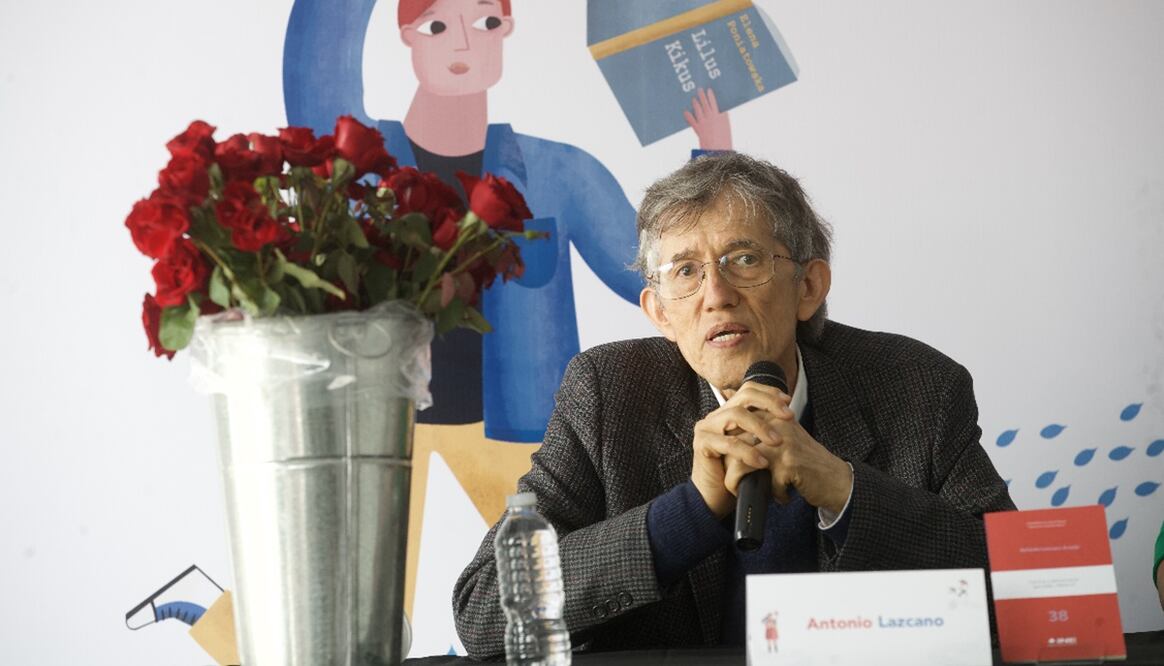 Presentación del libro de Antonio Lazcano. Foto: German Espinosa