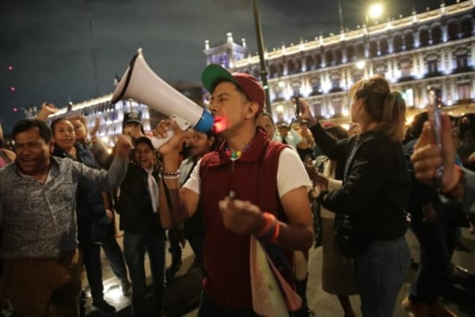 Llegan la noche del viernes primeros asistentes al Zócalo para mitin de AMLO del 18 de Marzo