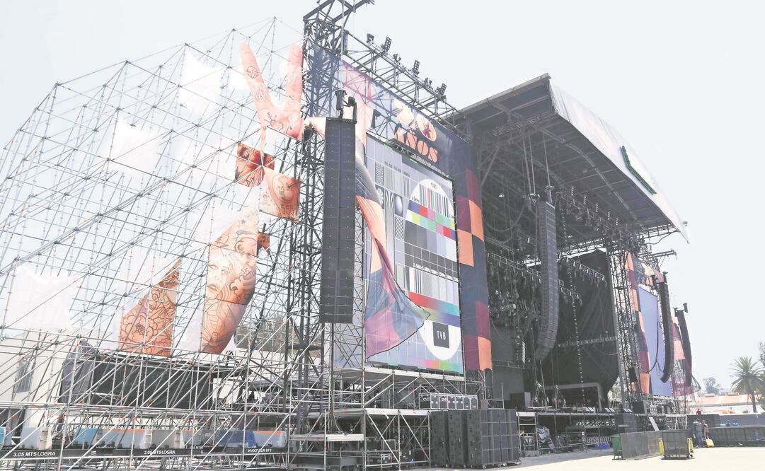 El escenario principal en el Foro Sol, que espera a 80 mil asistentes por día. (FOTOS: AGUSTIN SALINAS. EL UNIVERSAL)