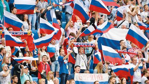 FIFA multa a Rusia por cánticos racistas