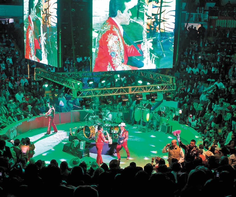 Además de promover el comercio local, las ferias son la oportunidad para disfrutar de conciertos en palenques y otros escenarios. CLASOS