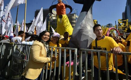 Beatriz Mojica acude a manifestación del PRD contra gasolinazo