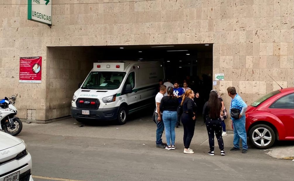 Elementos de la SSC reforzaron la vigilancia en el hospital para evitar una nueva confrontación. | Foto: Valente Rosas.